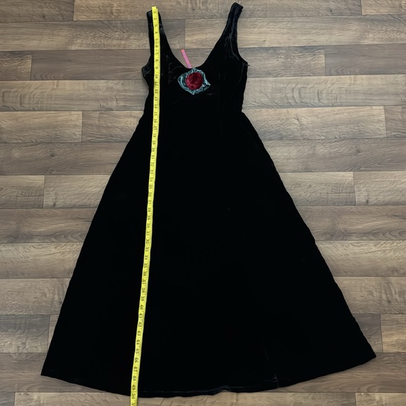 Unif Size Extra Small Rhianne Dress NWT Black Velvet Midi Rose Whimsygoth Vampy - Picture 13 of 15